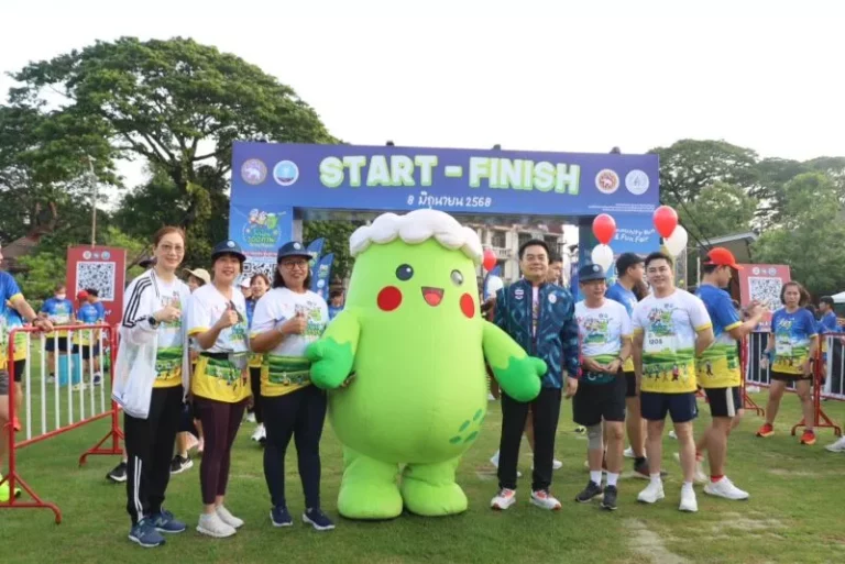 นายกสมาคมสื่อมวลชนและนักประชาสัมพันธ์เชียงราย ร่วมในงานที่ ท่องเที่ยวและกีฬาจังหวัดเชียงรายจัดกิจกรรม ?วิ่งน้อย ร้อยภาพ ซึมซาบวิถีชุมชน? เติมสีสันการท่องเที่ยว กระตุ้นเศรษฐกิจท้องถิ่น